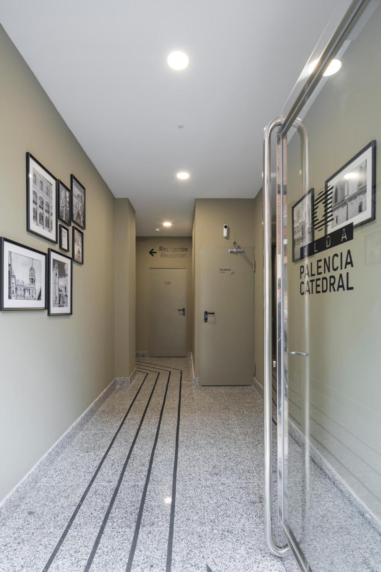 Alda Palencia Catedral Aparthotel ภายนอก รูปภาพ