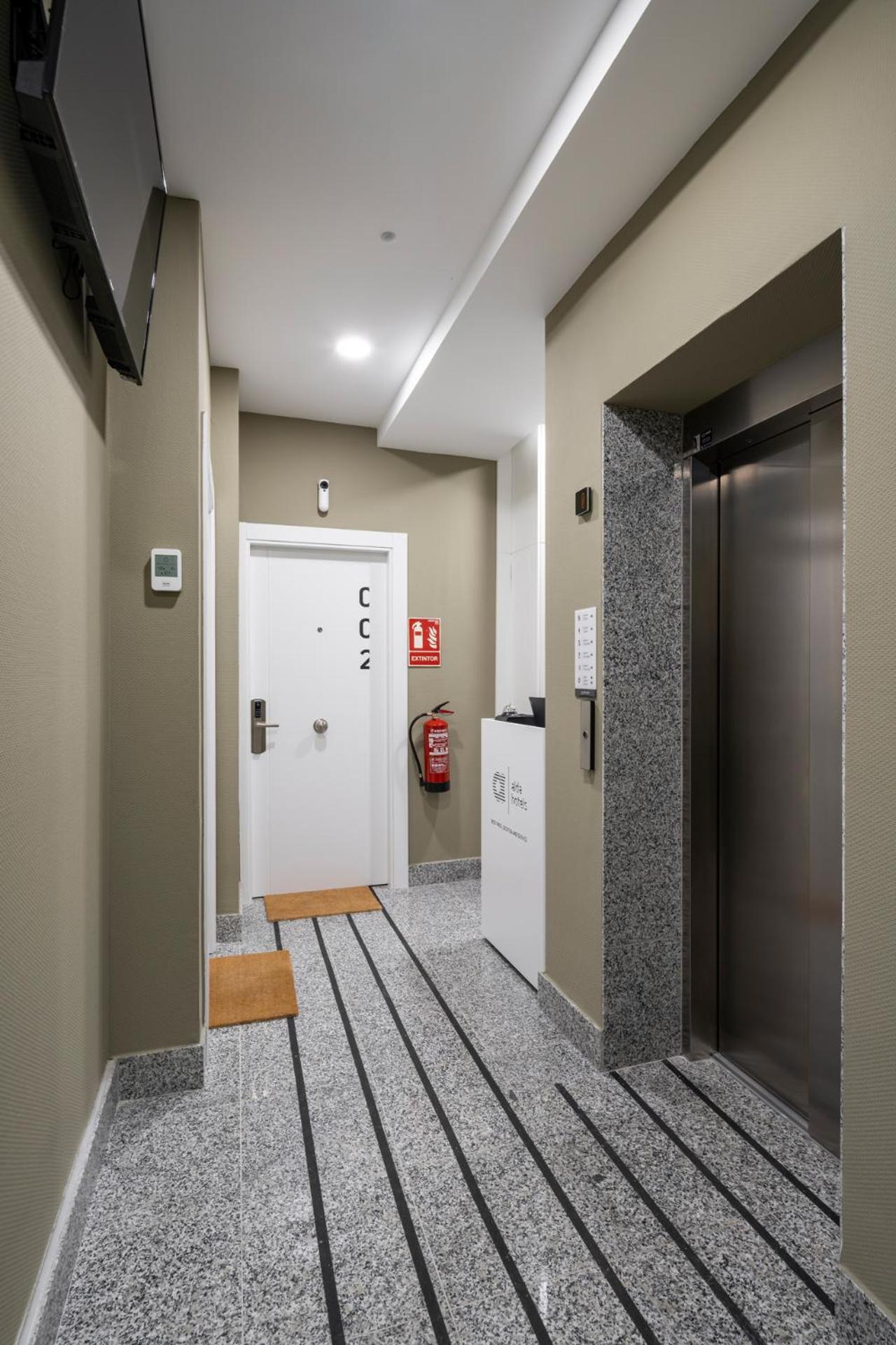 Alda Palencia Catedral Aparthotel ภายนอก รูปภาพ