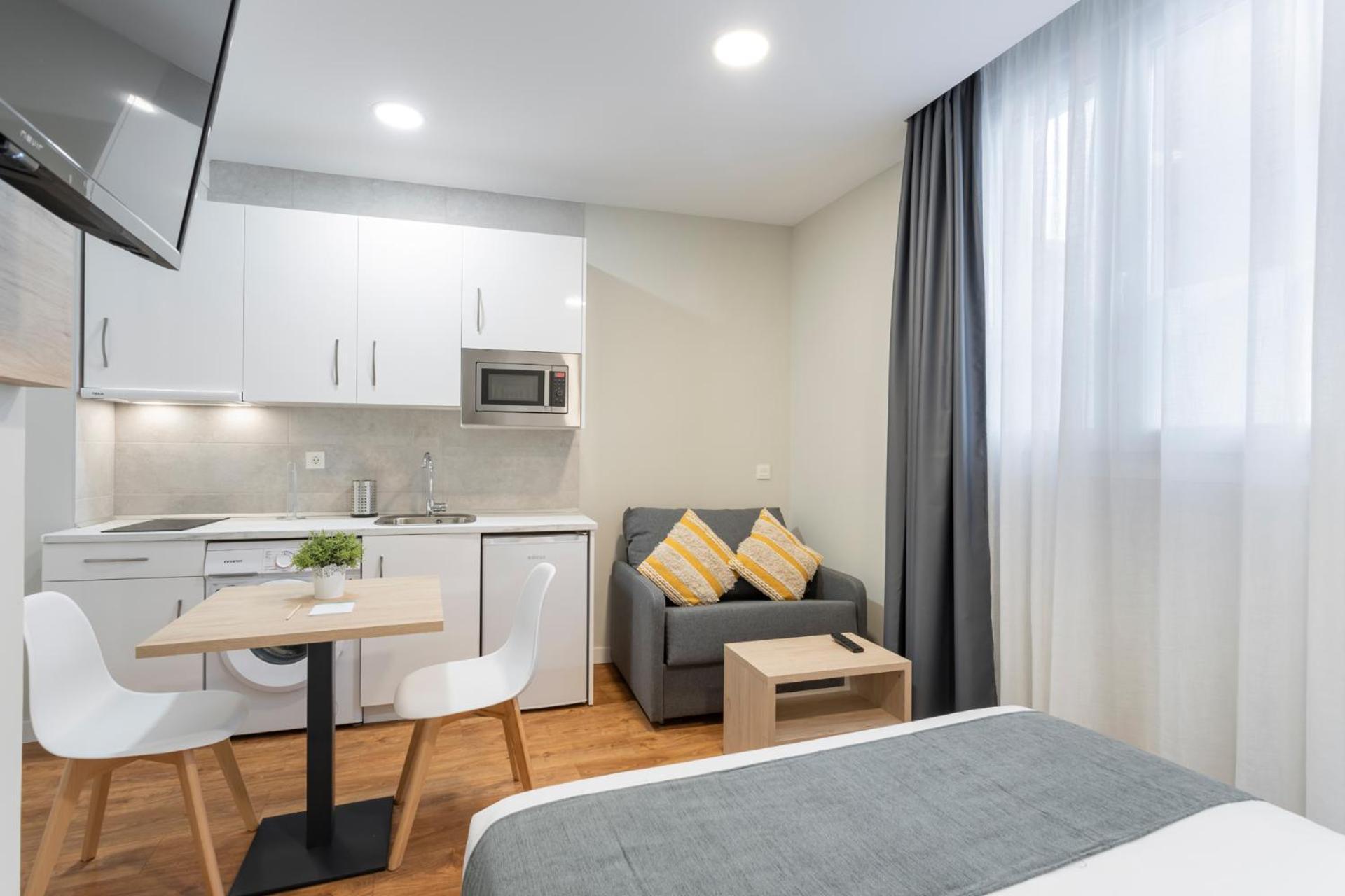 Alda Palencia Catedral Aparthotel ภายนอก รูปภาพ